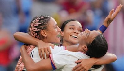 El tridente del USWNT presume su nuevo nombre