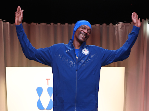 Snoop Dogg at the Olympics: Swimming with Michael Phelps, betting with Russell Crowe