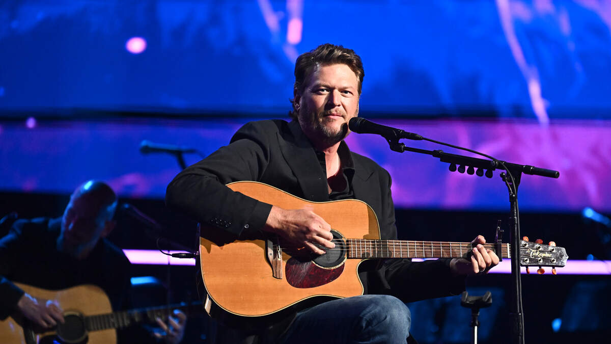 Blake Shelton Has Bought His Way Into A Mark Wahlberg Movie | 102.1 The Bull | Amy James