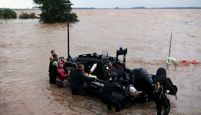 La Nación / “Dicen que...”, datos falsos ponen en jaque ayudas en inundaciones en Brasil