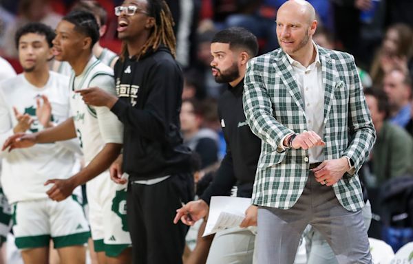 Wyoming opening could lure UWGB men's basketball coach Sundance Wicks home. But hiring Wicks would come at a cost.