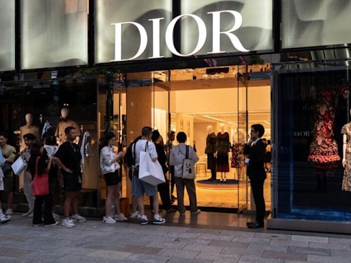 Vom Burberry-Schal bis Dior-Handtasche: Darum sind Luxusmarken in Japan gerade so billig für Touristen aus China