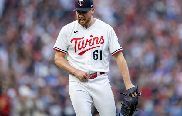 Injured Twins reliever Stewart moving closer toward rehab assignment