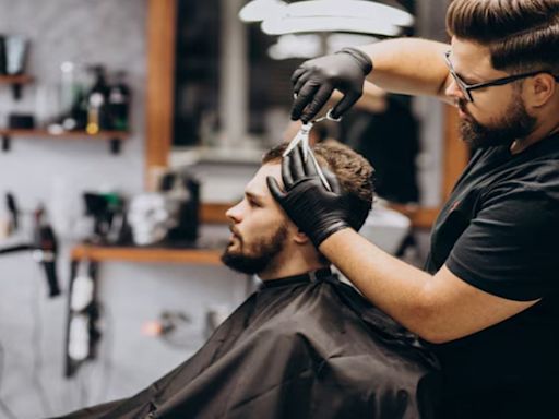Navigating Financial Success in Salons: Strategies for budget management and profitability