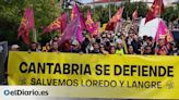 Cerca de 10.000 manifestantes claman contra convertir Cantabria en la 'Ibiza del norte': "Nuestra costa no se vende"