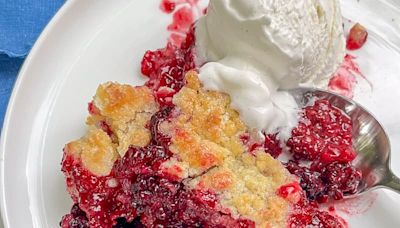 Jennifer Garner’s Favorite Cobbler Is the Easiest Dessert I’ve Ever Made (My Family Can’t Get Enough!)