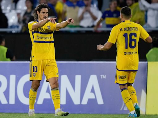 Con un golazo de tiro libre de Cavani, Boca lo ganó en la última jugada y buscará terminar primero en su zona, en la Copa Sudamericana