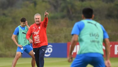 Gustavo Alfaro, antes de su debut contra la Uruguay de Bielsa: el arco en cero y una advertencia