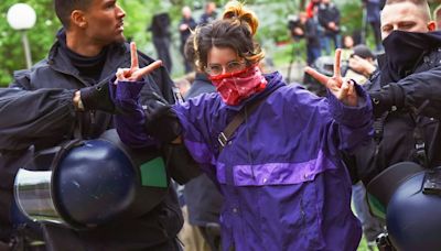 Policía berlinesa desaloja manifestantes propalestinos de la Universidad Libre de Berlín