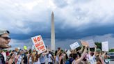 Casa Blanca ataca a activistas por el aborto que se manifestaban a las puertas de Biden