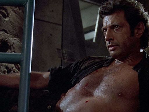 Jeff Goldblum says “you’re welcome” for shirtless Jurassic Park scene