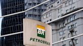 Ibovespa fecha em alta com ajuda de Petrobras Por Reuters