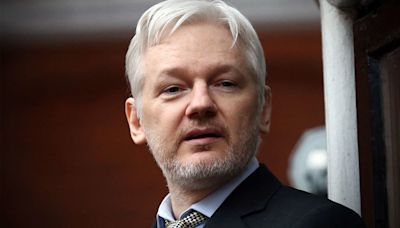 Julian Assange regresa a Australia tras 12 años de batalla legal. Esto es lo que sabemos sobre su acuerdo con EE.UU.