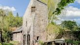 Have a unique city break in this stone Dovecot cottage 30 minutes from Edinbu...