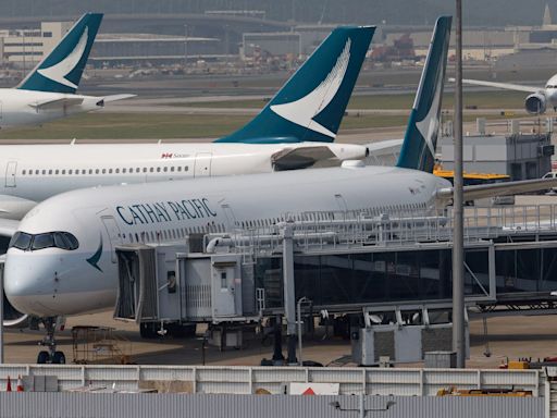 What are airlines doing in response to Cathay Pacific's Airbus A350 engine failure