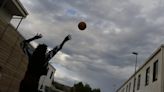 Promesa del baloncesto fue herida de bala en protestas contra fraude electoral en Venezuela - El Diario NY
