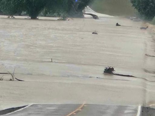 Numerous road closures caused by St. Louis region flooding