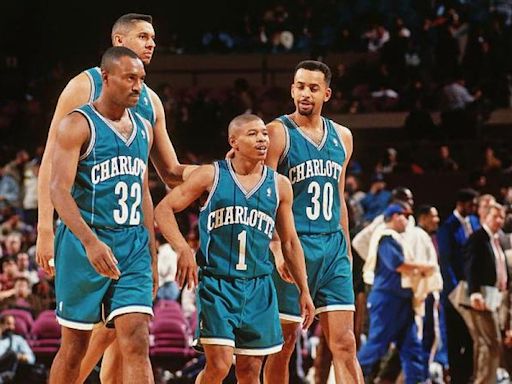 La increíble historia de superación de Muggsy Bogues, el jugador más bajo de la historia de la NBA