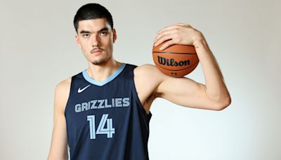 3 Keys To Successful Rookie Year for Grizzies' Zach Edey