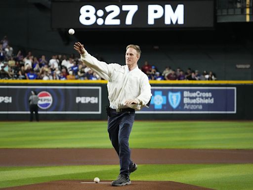 Bee specialist who saved Arizona Diamondbacks game is getting a trading card