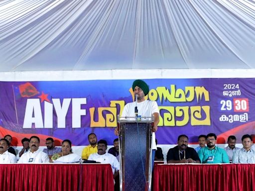 AIYF unleashes a scathing attack on Pinarayi Vijayan, blaming his decisions for LS poll drubbing