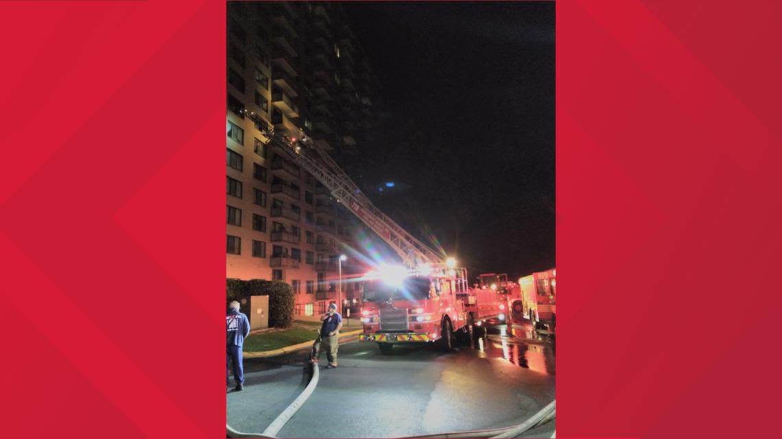 Firefighters extinguish 2-alarm blaze in Bethesda high-rise apartment building