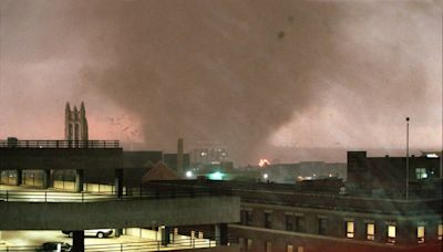 ‘The skies literally turned green.’ Author gathers stories from 2000 Fort Worth tornado