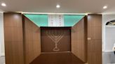 'First of its kind.' New Torah ark unveiled at Chabad House Jewish Center in Milford