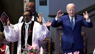 Mientras Biden hace campaña en Pensilvania, algunos demócratas dicen que debería dejar candidatura