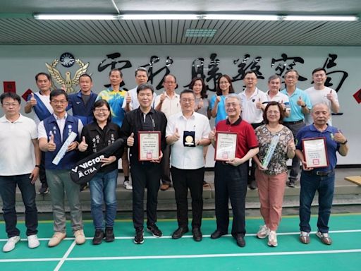 強化雲林警健康！中華民國羽球協會贈國際比賽級羽球地墊
