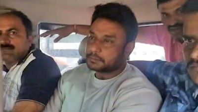 Darshan seeks bail, claims he’s been framed in fan murder case