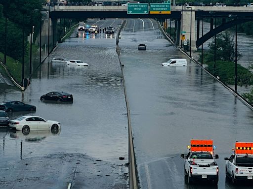 Heaviest downpour since 1941 leaves Canada’s Toronto submerged, residents without power | World News - The Indian Express