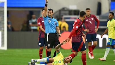 “Es mi mamá”: el insulto que denunció un jugador de Costa Rica al árbitro en medio del empate ante Brasil