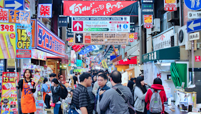 陸客五一赴日瘋狂掃貨竟藏這秘密! 離境時什麼都沒帶走 日緊急宣布「補漏洞」