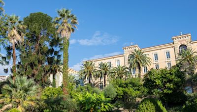 Chez Marie-Anne Chazel : sa sublime maison en Corse où elle s’occupe de ses capucines