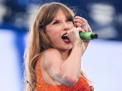 Taylor Swift Paid Tribute To Ireland And Travis Kelce In The Most Stylish Way