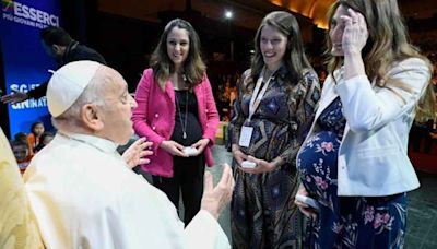 Papa Francisco aboga por políticas eficaces a favor de las familias (+Fotos) - Noticias Prensa Latina