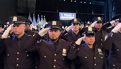 紐約市警畢典 逾600人結業 90名為亞裔警員
