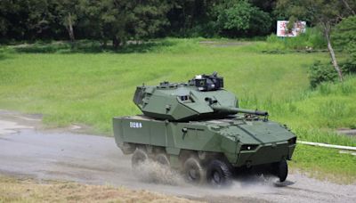 獵豹計畫成果 105公厘輪型戰車具備行進間射擊能力