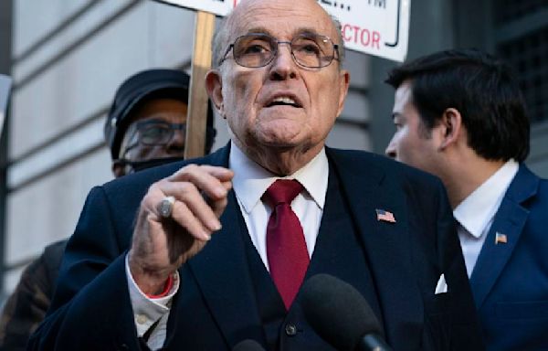 Arizona officials say they can’t find Rudy Giuliani to serve him with indictment notice
