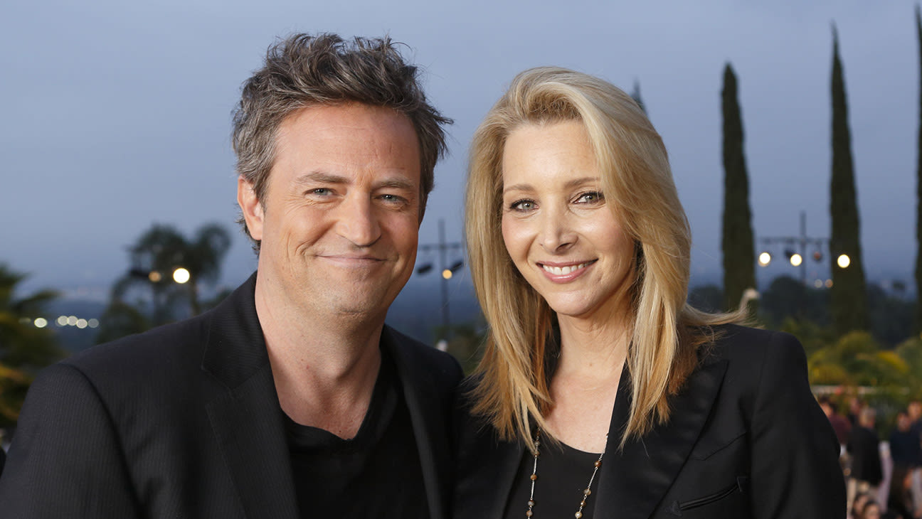 Lisa Kudrow Is Rewatching ‘Friends’ Because of Matthew Perry