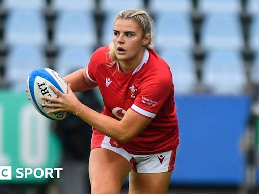 Carys Williams-Morris: Gloucester-Hartpury sign Wales back