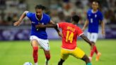 Foot: la France bat difficilement la Guinée 1-0 et se rapproche des quarts