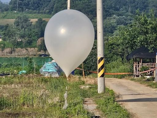 Seúl denuncia la llegada de 720 globos de basura procedentes de Pyongyang en las últimas horas