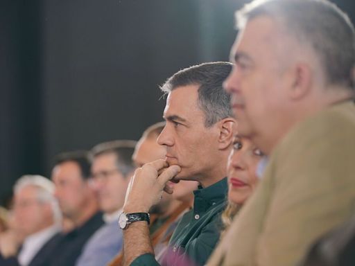 La Opinión de Pilar Cernuda | Pedro Sánchez, un presidente enamorado