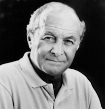 Robert Loggia