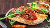 Tartar de boquerones, aguacate y tomate