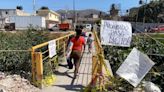 Vecinos reabren puente en Chimalhuacán pese a peligro