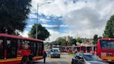 Bloqueos en Bogotá armaron caos en Transmilenio de Suba y a la gente le tocó caminar