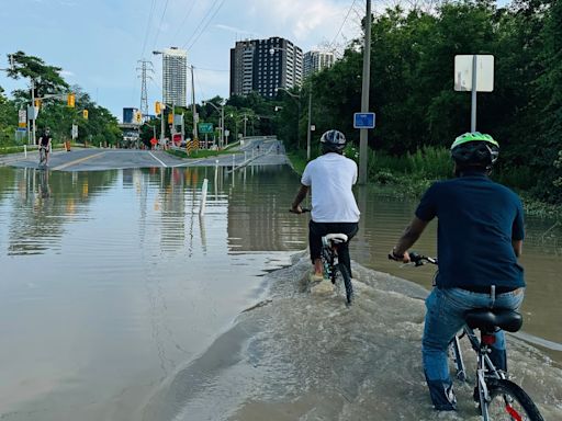 Toronto flood clean-up continues, with thousands still without power after storm